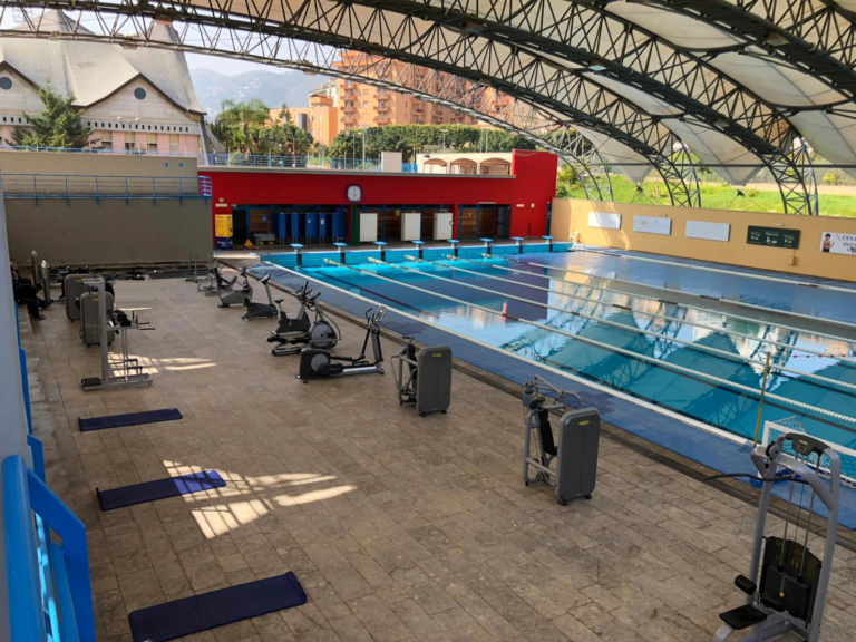 AREA FITNESS Al Cus Palermo ci si allena all’aperto, attrezzi a bordo